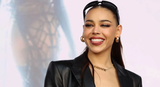 Danna Paola derrocha sensualidad desde la playa! 12 danna2 1 SOY CHALUPA