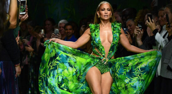 JLo confeso que le pidieron que no vuelva a usar su icónico vestido de Versace 34 jlo1 4 SOY CHALUPA