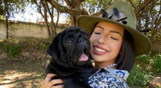 El día que Ángela Aguilar se tiro a la piscina con todo y ropa para salvar a su perrito (VIDEO) 42 angela 7 SOY CHALUPA