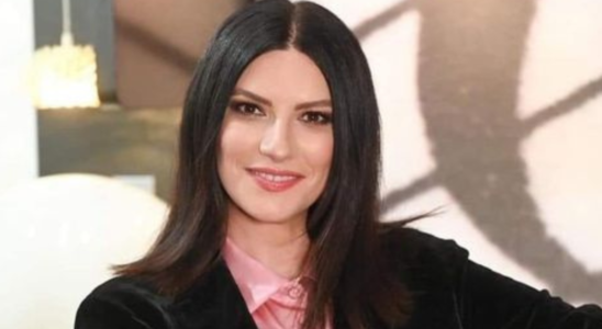 Fans se Divierten con la Espontaneidad de Laura Pausini en su Concierto: ¡Cuando el Cabello No Sigue el Ritmo! 31 bsva 2024 07 09T221919.534 SOY CHALUPA