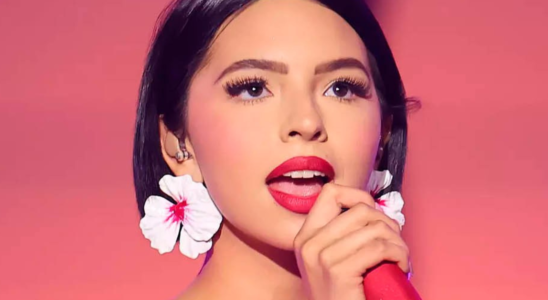 ¡Fumar y cantar! Ángela Aguilar confirma que no espera bebé 11 33 SOY CHALUPA