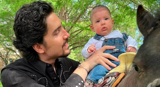 Alex Fernández presume con orgullo que su hija Nirvana ya monta a caballo (VIDEO) 21 Alex Fernández y su hija montando a caballo