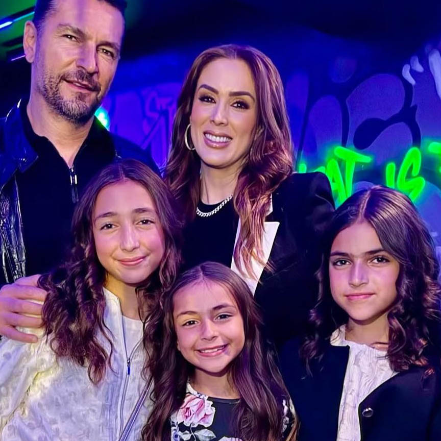 VIDEO: Esto es lo que hace Jacky Bracamontes para que a sus hijas no se le peguen los piojos en la escuela 9 jackie Bracamontes y sus hijas