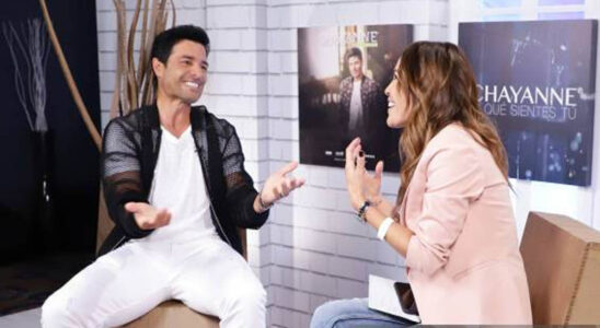 Karla Martínez y Chayanne bailando
