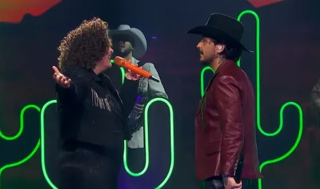 Lucerito Mijares y Christiano Nodal cantando juntos