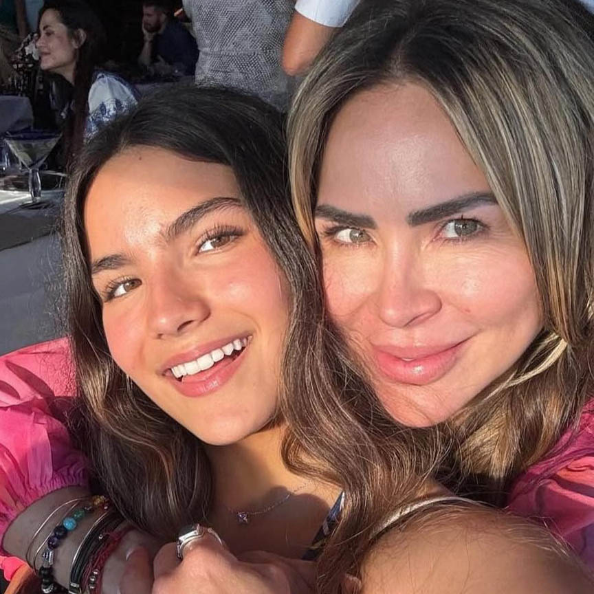 VIDEO: El inusual final de la fiesta de 15 de la hija de Aylín Mujica 7 Aylín Mujica y los 15 de su hija