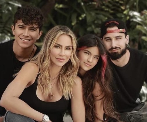 VIDEO: El inusual final de la fiesta de 15 de la hija de Aylín Mujica 9 Aylín Mujica y los 15 de su hija