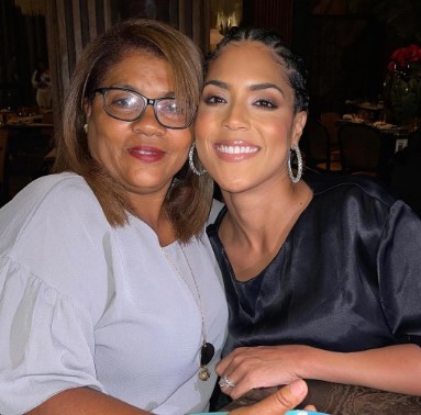 VIDEO: Francisca cuenta como fue el día que le cumplió uno de los más grandes sueños de su mamá 10 Francisca y su madre sonriendo juntas