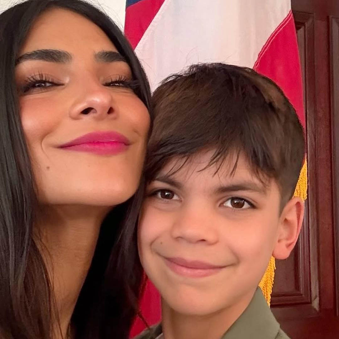 Alejandra Espinoza y su hijo