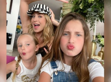 VIDEO: La hermosa labor a la que pertenecen Geraldine Bazán y sus hermosas hijas 10 Geraldine Bazan Hijas