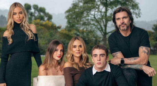 juanes y sus hijos y esposa