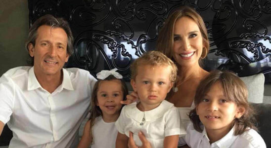 Natalia Streignard y sus hijos