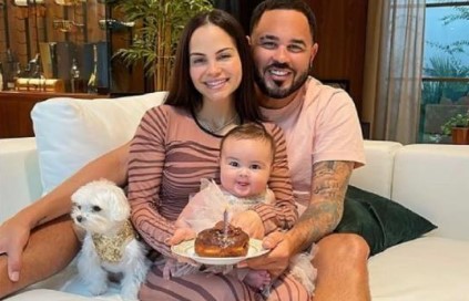 VIDEO: Natti Natasha se emociona hasta las lágrimas al hablar de su pequeña hija Vida Isabelle 8 Natti Natasha y su hija