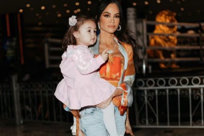 VIDEO: Natti Natasha se emociona hasta las lágrimas al hablar de su pequeña hija Vida Isabelle 9 Natti Natasha y su hija