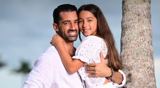 VIDEO: Toni Costa comparte fotos familiares vestidos de blanco y la ausencia de Adamari López no pasa desapercibida 7 TONI 1 SOY CHALUPA