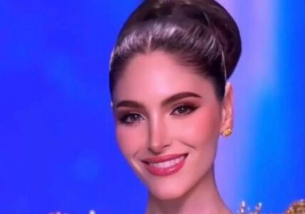 VIDEO: Miss Venezuela no soportó y mira lo que hizo con el ramo que le dieron por ser segunda finalista 1 VENEZUELA SOY CHALUPA
