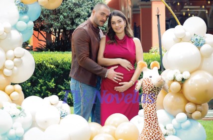 Claudia Martín y Carlos Said celebran un SEGUNDO Baby Shower para su bebe! 16 claudia4 SOY CHALUPA