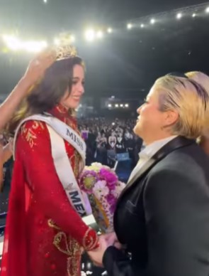 VIDEO: El incómodo momento que le hicieron pasar a Miss Mexico Fátima Bosch apenas después de recibir su corona de Miss Universo 14 miss1 1 SOY CHALUPA