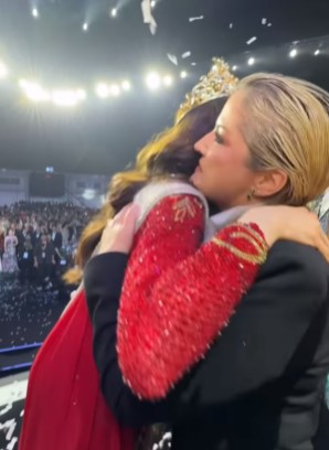 VIDEO: El incómodo momento que le hicieron pasar a Miss Mexico Fátima Bosch apenas después de recibir su corona de Miss Universo 15 miss2 SOY CHALUPA