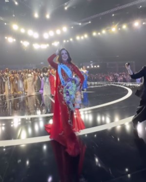 VIDEO: El incómodo momento que le hicieron pasar a Miss Mexico Fátima Bosch apenas después de recibir su corona de Miss Universo 12 miss3 SOY CHALUPA