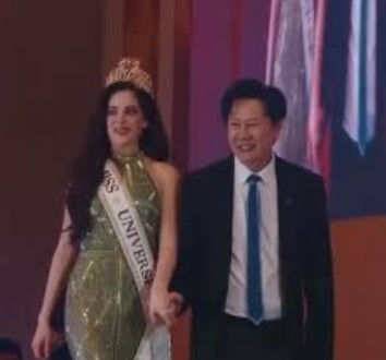 VIDEO: Fatima Bosch y el director regional de miss universo se reconcilian luego de la polémica de los insultos 15 nawat2 SOY CHALUPA