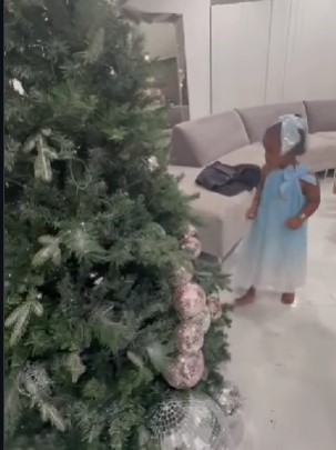 VIDEO: Las hijas de Amara prepararon ellas mismas su arbolito de Navidad 14 amara4 SOY CHALUPA