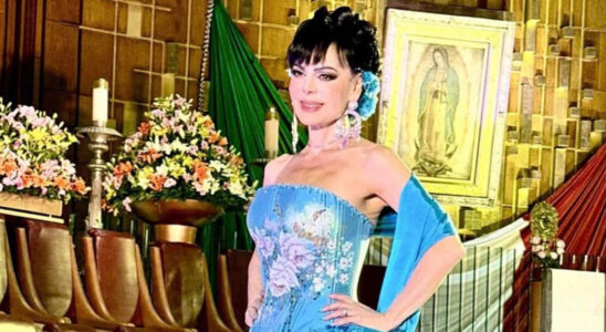 VIDEO: El detalle del vestido de Maribel Guardia para cantarle a la virgen que ha dejado a todos emocionados 13 maribel SOY CHALUPA