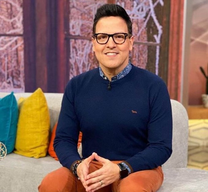 VIDEO: "Estoy muy enamorado" Raúl González de Despierta America confiesa que finalmente se está dando una oportunidad en el amor 7 RAUL GONZALEZ DESPIERTA AMERICA 1 SOY CHALUPA