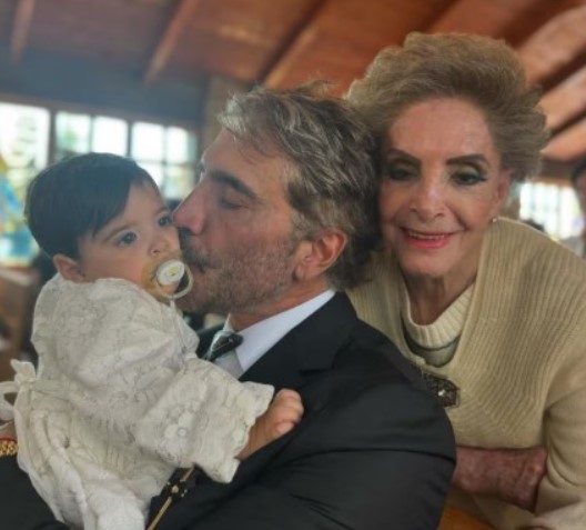 VIDEO: Alejandro Fernández presume a su nieta y el detalle que compartió derrite a sus seguidores 9 alejandro SOY CHALUPA