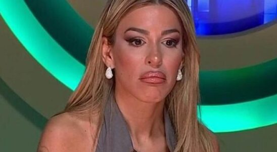 Oriana Marzoli es retirada de uno de los shows de Telemundo y desata un sin fin de polemicas y dudas 35 oriana marzoli 1 SOY CHALUPA