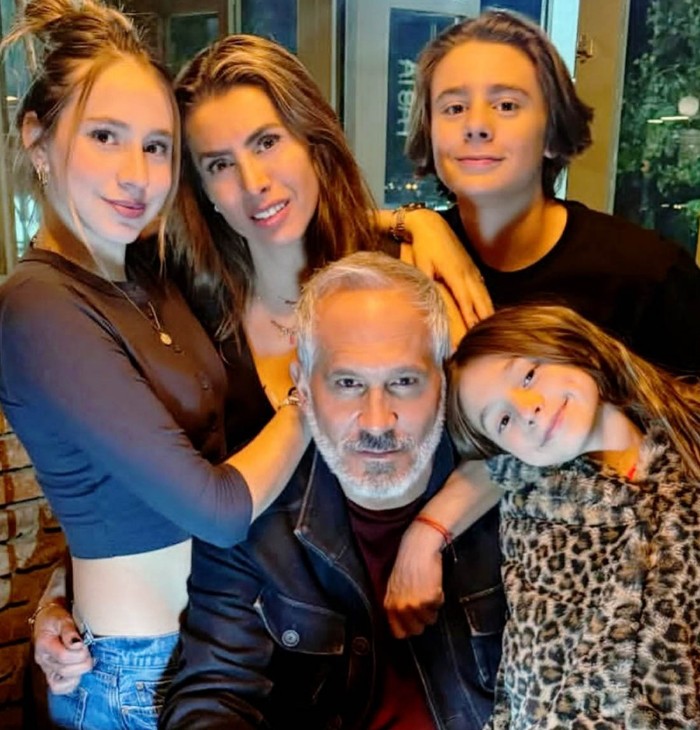 Arath de la Torre no puede ocultar su orgullo por el primer gran logro de su hijo y su incursión en un mundo que él ya conoce 5 Arath de la Torre