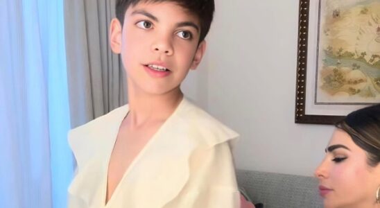 VIDEO: Critican a Alejandra Espinoza por ponerle una blusa suya a su hijo 25 Alejandra Espinoza