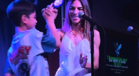 VIDEO: Alejandra Espinoza y su hijo Mateo hicieron karaoke juntos en un crucero de Disney y el momento fue encantador 13 Alejandra Espinoza