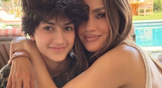 La hija de JLo usa un nombre de varón en su graduación 21 Hija de JLo