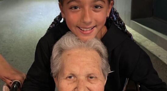 FOTO: Alaïa, la hija de Adamari y Toni Costa, sigue de vacaciones con su padre y visita a una persona muy especial 33 Alaïa