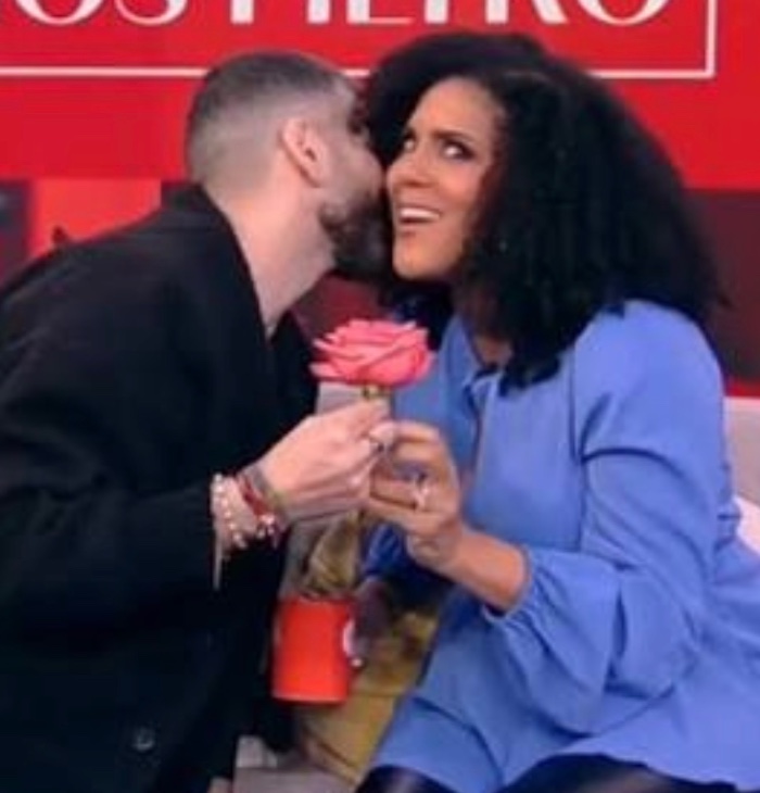 Jomari Goyso no está de acuerdo con las ideas de amor de Francisca hacia su esposo y entran en debate 8 PROTAGONISTA