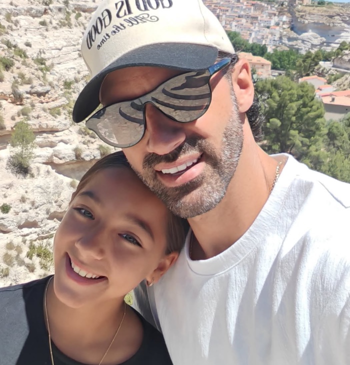 FOTO: Toni Costa responde indignado a comentario en foto junto a su hija Alaïa 8 PROTAGONISTA
