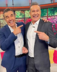 Alan Tacher y Adrián Uribe emocionan a todos con sus palabras en Despierta América - VIDEO 5 alan SOY CHALUPA