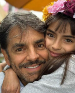 Asi fue el debut de Aitana la hija de Eugenio Derbez y Alessandra Rosaldo como artista. Que dijo su mama? - VIDEO 5 derbez SOY CHALUPA
