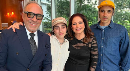 Cual de los dos hijos de Gloria Estefan se parece mas a ella? - VIDEO 10 gloria SOY CHALUPA