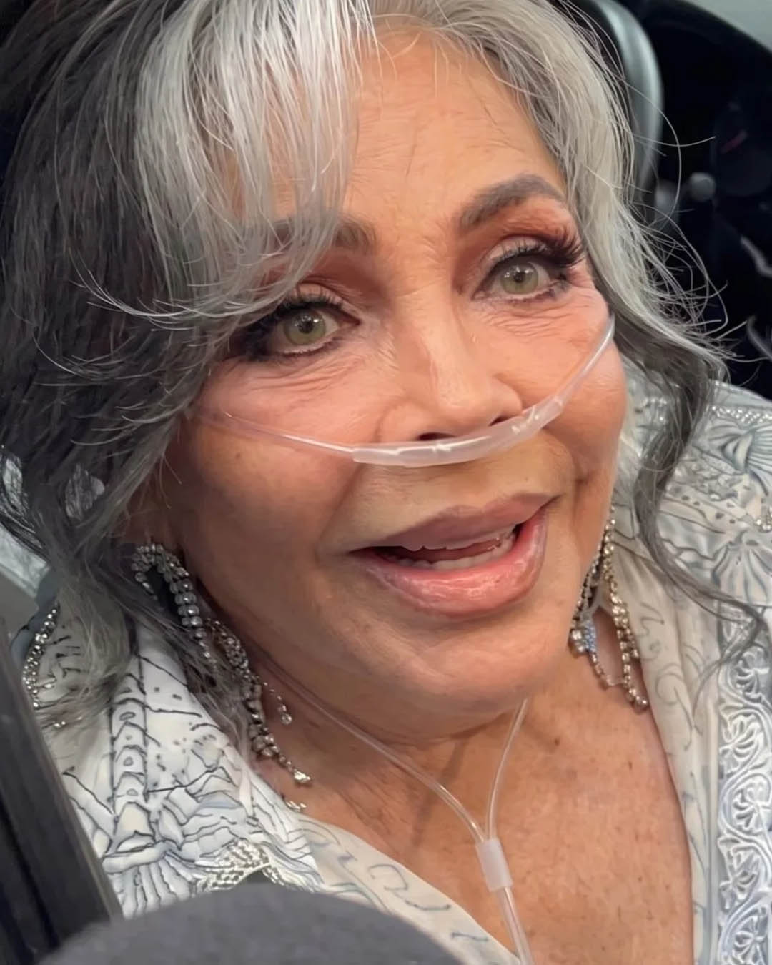 Una madre orgullosa! Verónica Castro le dedica unas dulces palabras a su hijo Cristian Castro en su graduacion - VIDEO 5 veronica SOY CHALUPA