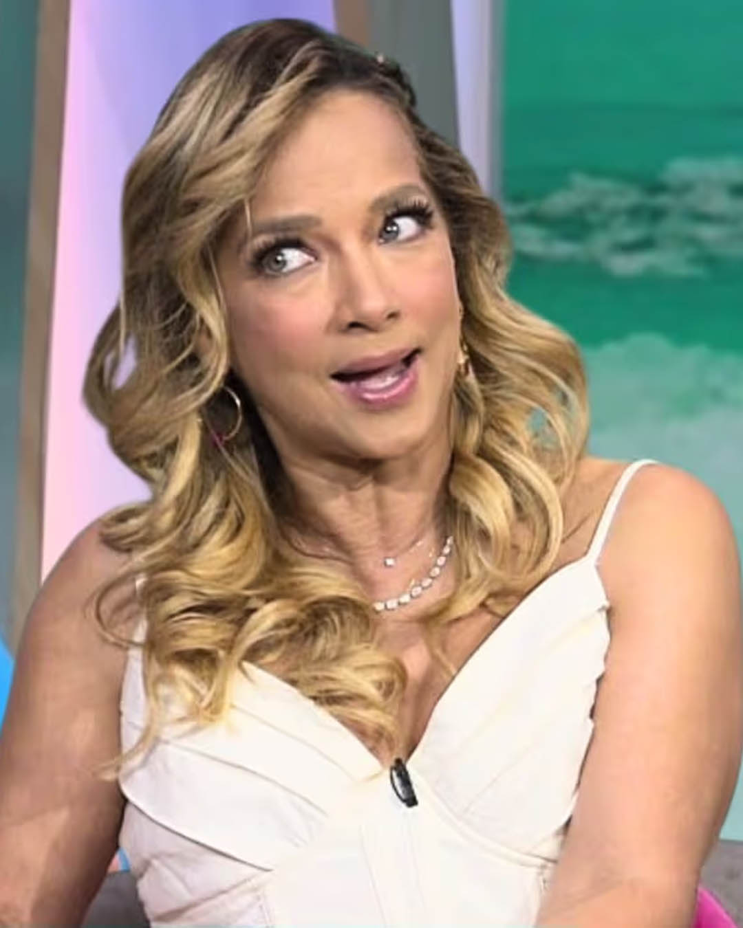 Adamari López causa revuelo con una reflexión sobre la lealtad de los hombres. Estas de acuerdo? - VIDEO 5 adasdf SOY CHALUPA